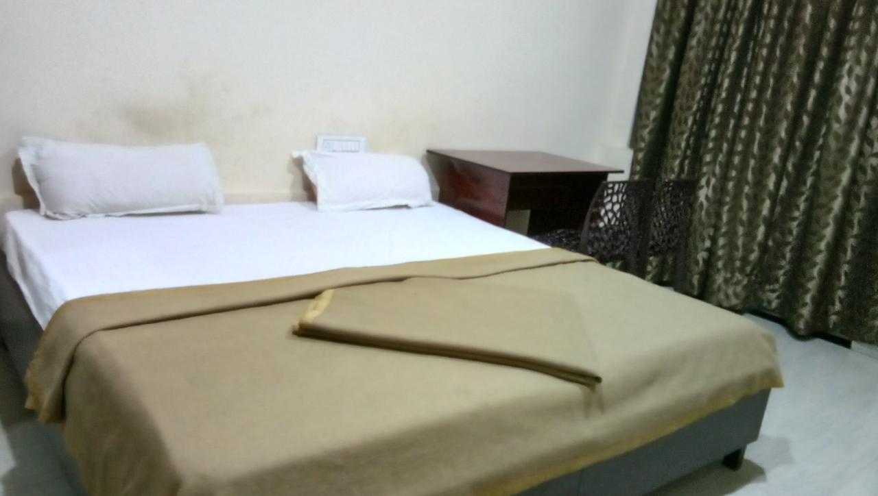Hotel Barkha Rāipur Zewnętrze zdjęcie